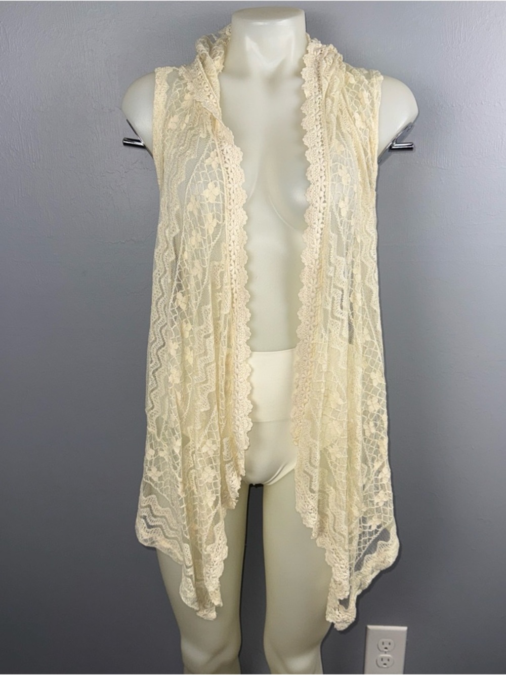 Late for Dinner Open Front Hooded Lace Cardigan Cream XL Sleeveless Boho